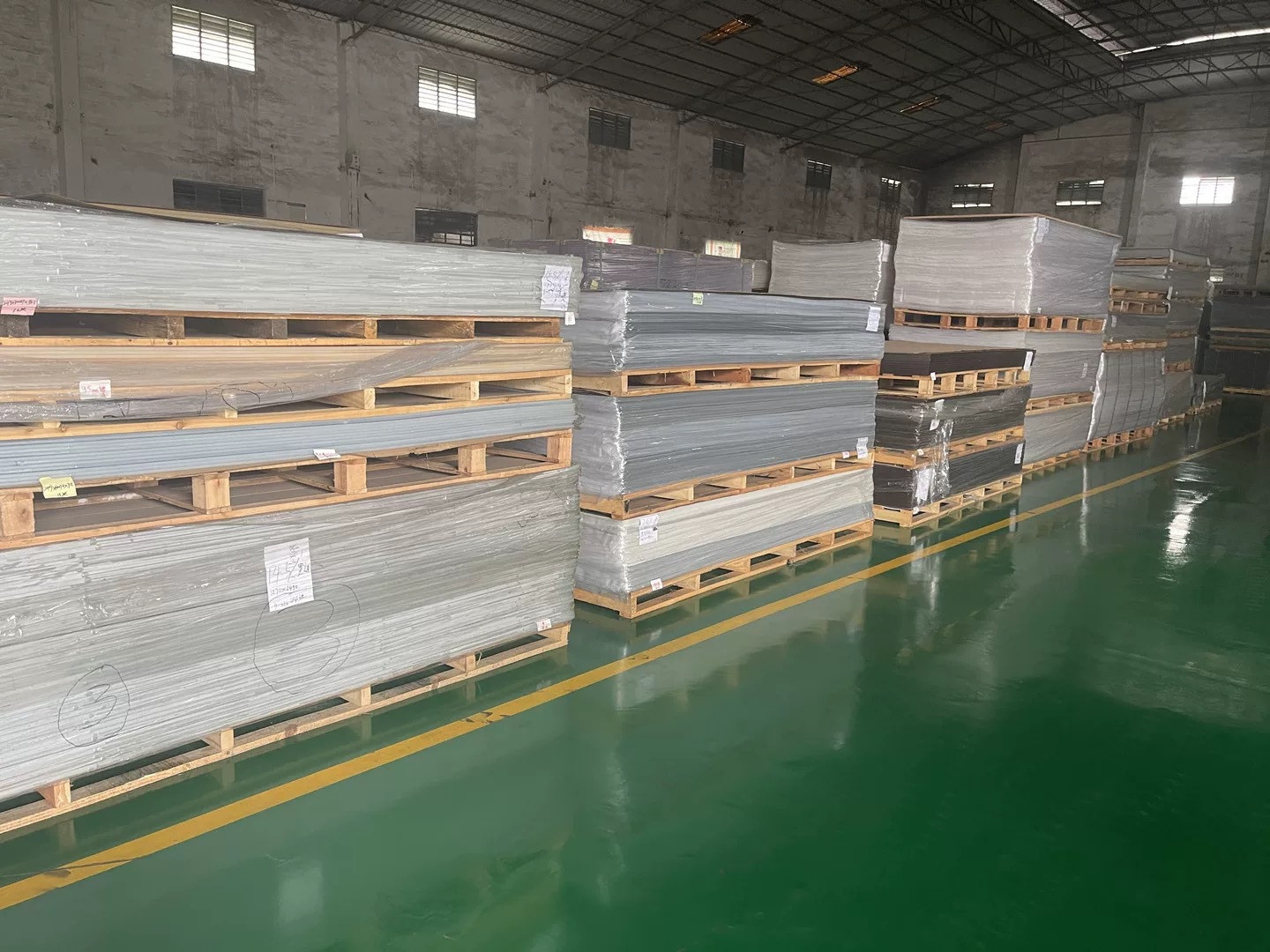 High-transparency acrylic sheet custom processing, organic glass sheet can be laser-engraved, cut, thickened and frosted at will pic 13