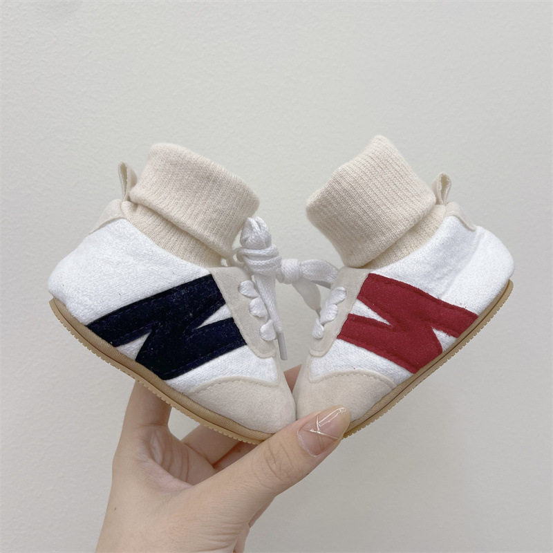 秋冬新生婴儿0-1岁男女宝宝软胶底鞋袜不掉跟保暖运动防滑学步鞋详情1