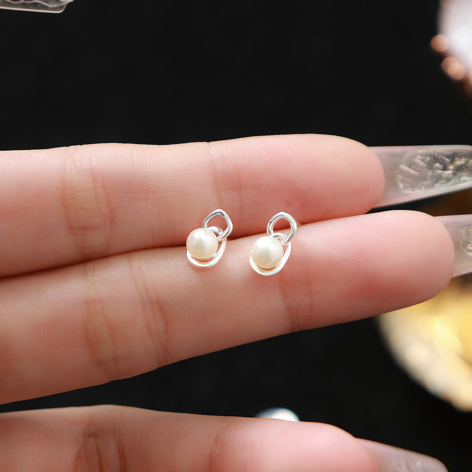 s999 plata esterlina foot light aretes de lujo perla natural agua dulce versión coreana de geometría irregular plata esterlina aretes de cultivo oreja agujero pic 7