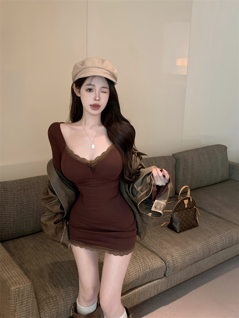 棕色性感v领长袖连衣裙女秋季蕾丝内搭小妈裙子紧身收腰包臀短裙详情9