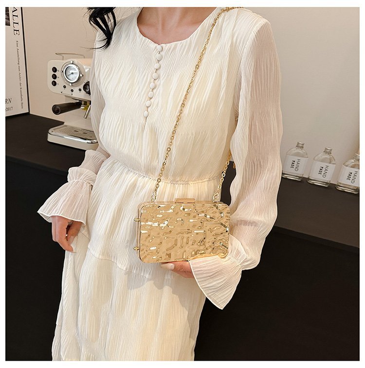 晚宴包金属2024夏季新款盒子女包链条单肩斜挎包褶皱跨镜女手机包详情129