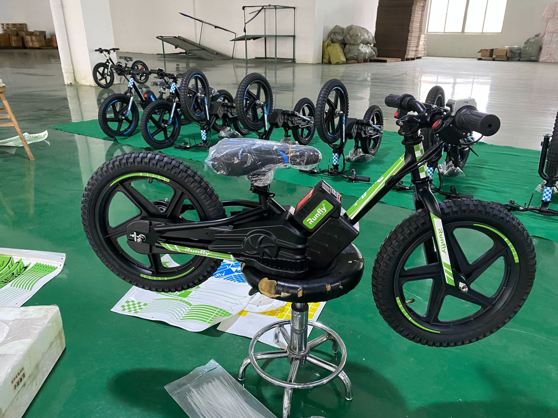 12寸16寸儿童电动车滑板车滑步车平衡车自行车child balance bike详情53