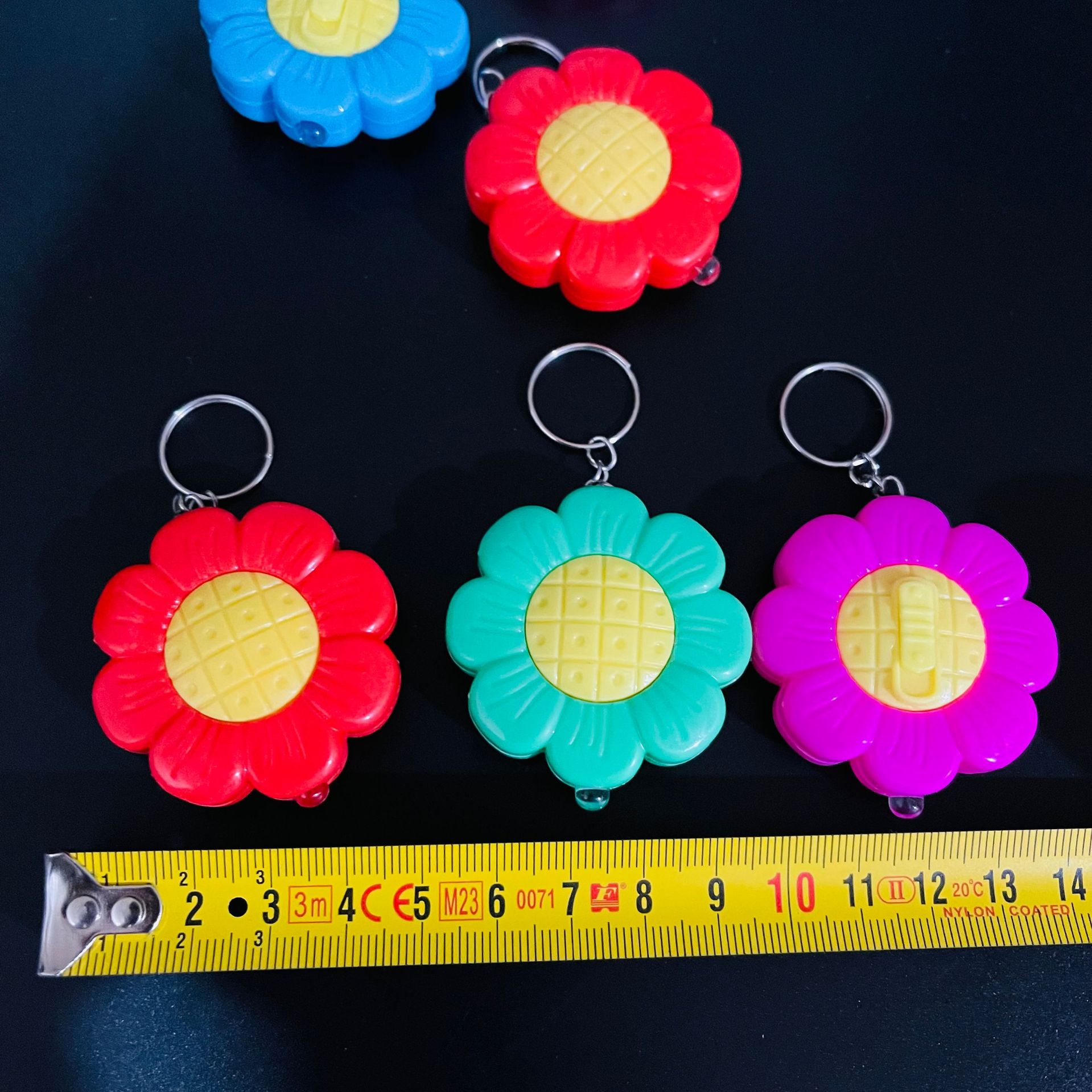 【 Zone 1-11 】 Flower Keychain Light 12/ pack 2400/ piece Keychain light Sunflower Night Light Luminous Pendant Street stall supply 1 yuan 2 yuan Wholesale Gift supply wholesale pic 4
