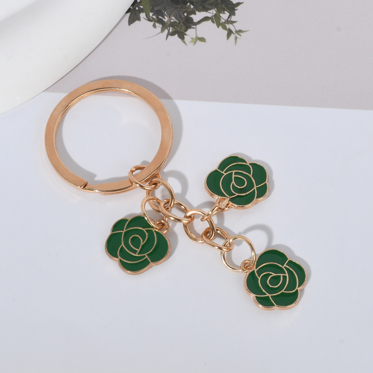 精品挂件扣上新小众多色可选节日送礼粉白蓝三朵玫瑰花工艺钥匙扣详情10