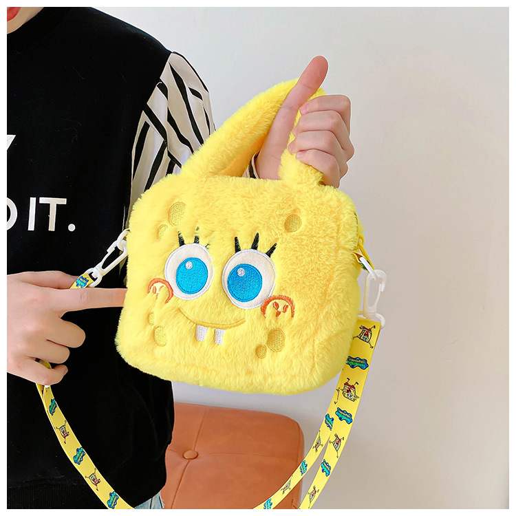 卡通三丽鸥库洛米毛绒包手提化妆公仔包儿童抓机娃娃斜跨零钱小包详情11