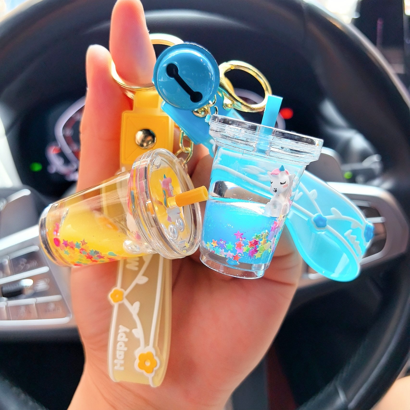 可爱奶茶杯独角兽入油流沙钥匙扣彩虹马包包挂饰抓娃机小礼品批发详情4