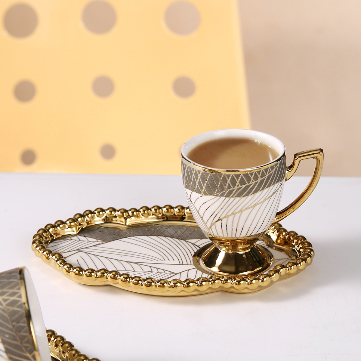 European-style ceramic cups, gold-plated creative coffee cup and saucer sets, Middle Eastern, European and American electroplated cups, business gift wine glasses pic 14