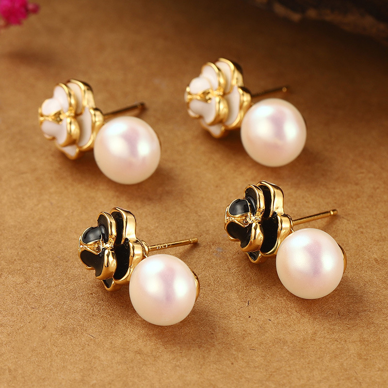 Flower pearl earrings with a light luxury and high-end feel for summer 2024, versatile 925 accessories, French retro earrings for women wholesale pic 19