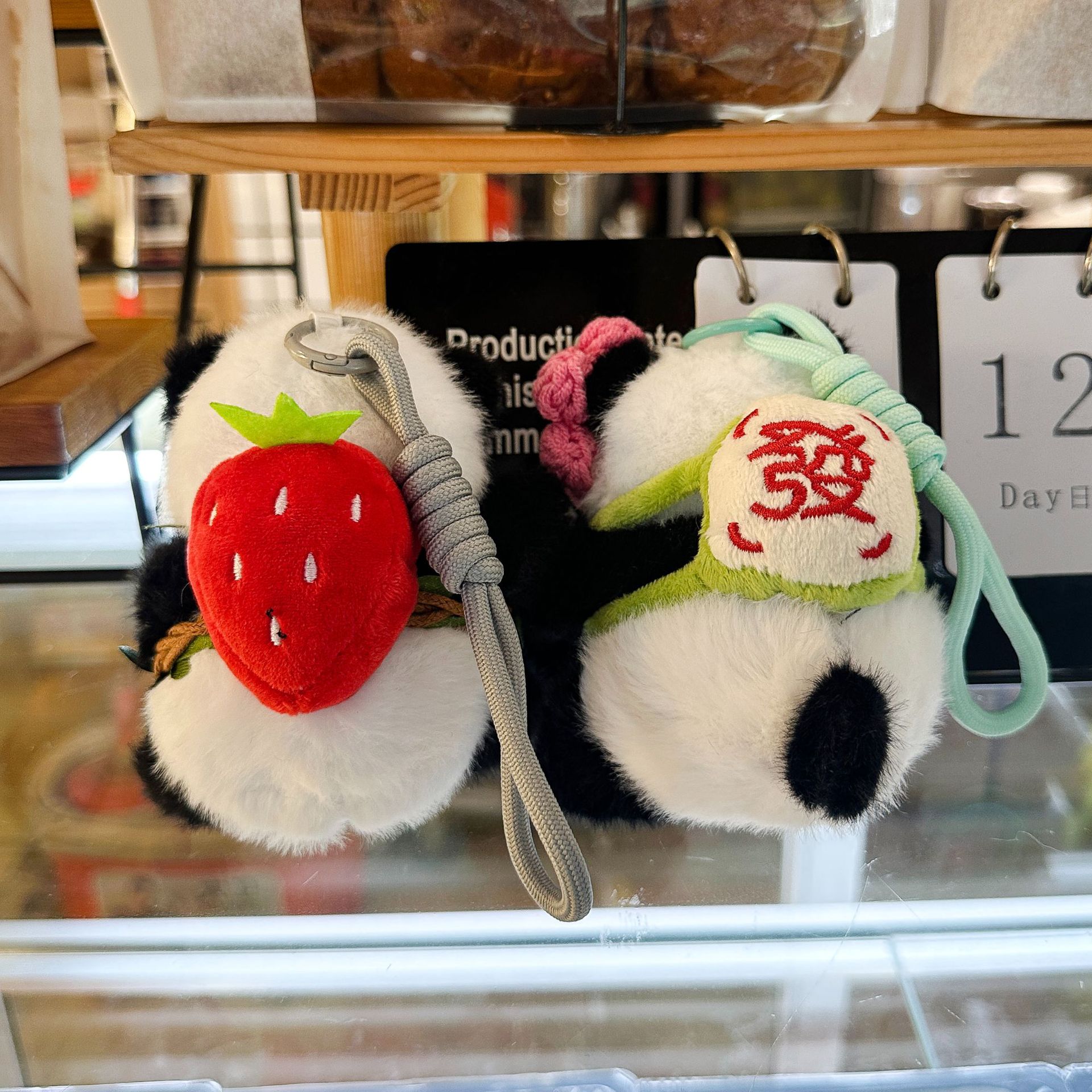 Cute giant panda plush toys, national treasure panda dolls, pendants, small ornaments, stuffed dolls, and tourist souvenirs pic 18