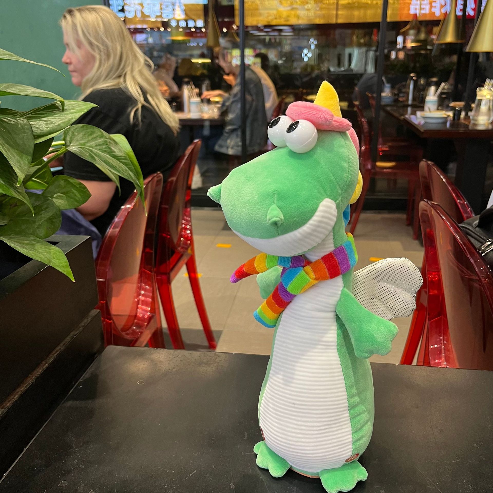 2025年新款唱歌跳舞扭扭电动毛绒玩具卡通恐龙电动玩具录音学说话详情6