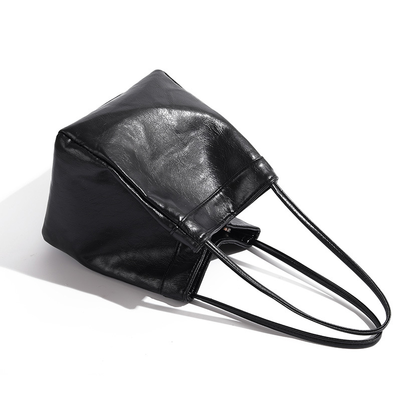 The new high-end mirror-like texture bucket bag is fashionable, versatile and trendy. The shell luster dopamine is paired with a handbag pic 14