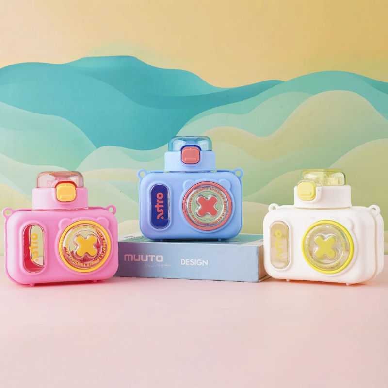 相机水杯夏季儿童高颜值可爱防摔耐高温塑料吸管杯子斜跨玩具杯子详情13