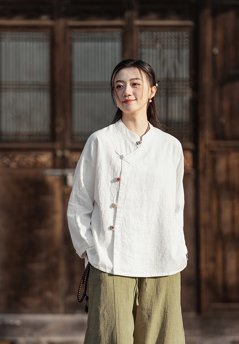 2025春夏新款棉麻女装复古立领偏襟拼色砂洗盘扣上衣长袖女式衬衫详情23