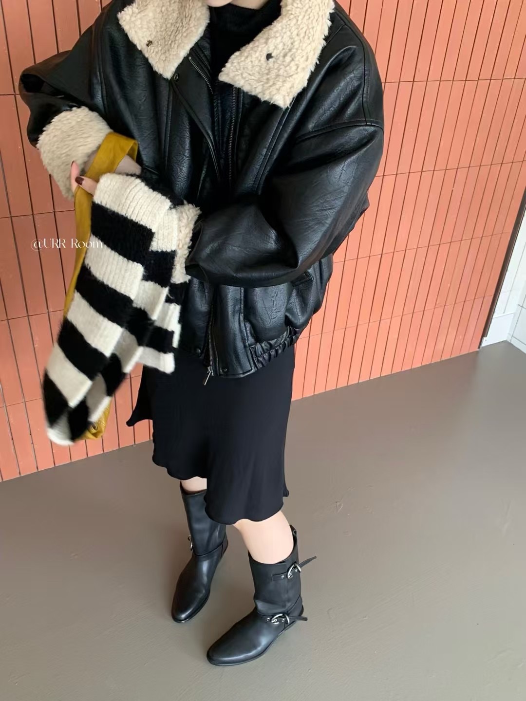 URR Room2024AW秋冬复古美式做旧廓形美拉德夹克机车皮毛一体皮衣详情11