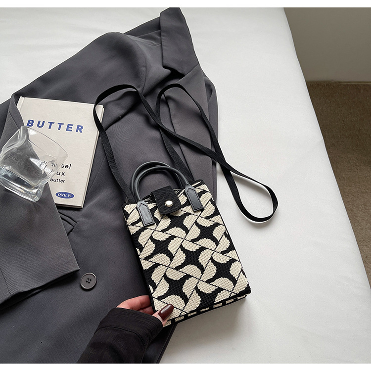 Cute handbag, plastic bag, frosted PVC gift bag, simple PP handbag, gift bag, handbag pic 44