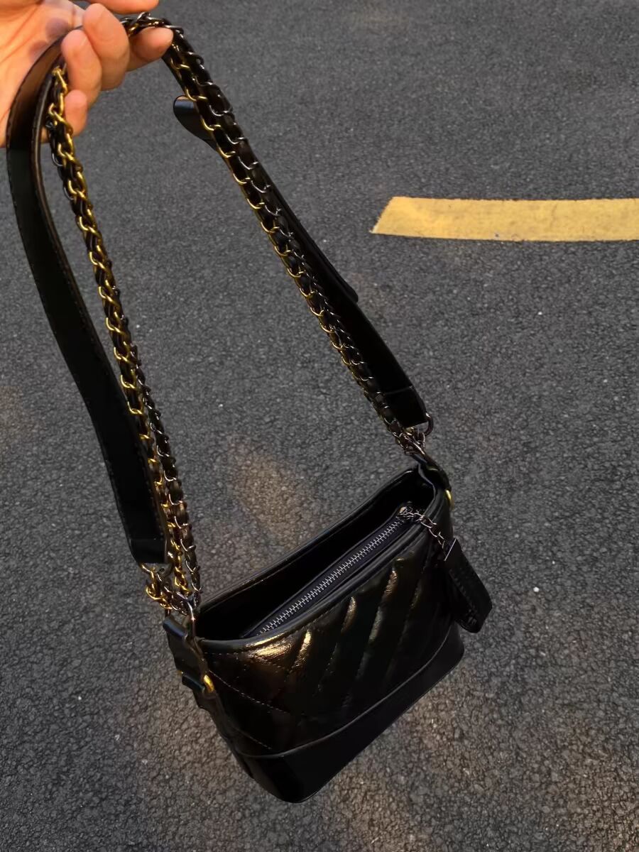 今年流行爆款链条单肩斜挎包包女2024新款春夏时尚百搭菱格流浪包详情4