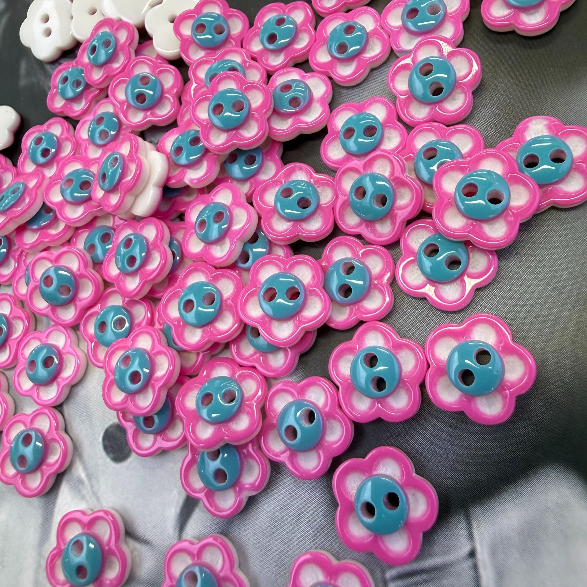 New two-eye and four-eye resin buttons, pink buttons, cute DIY handcrafted buttons, shirt, knitted sweater buttons pic 5