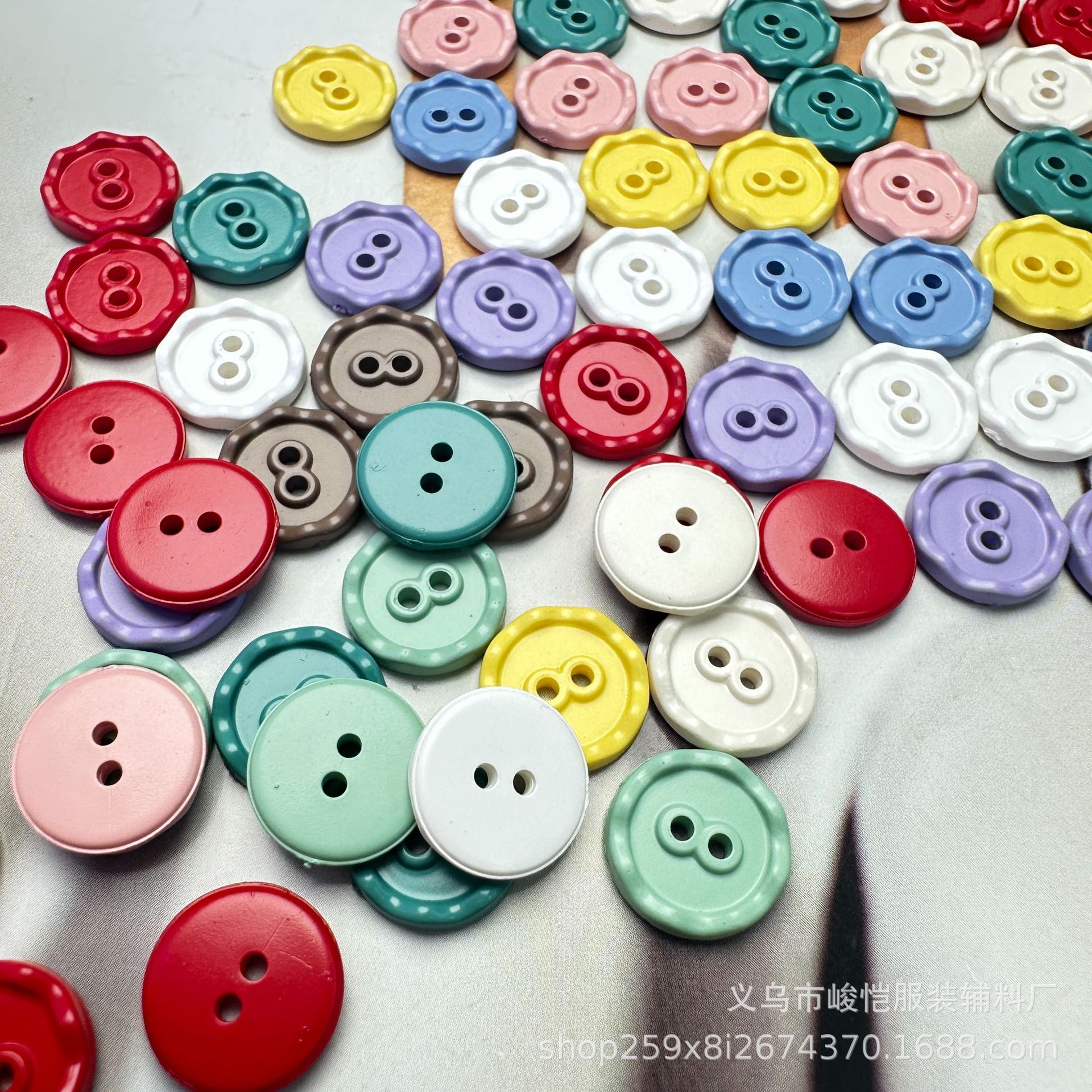 现货 彩虹糖多巴胺衬衫扣 树脂材质polo休闲衬衫童装迷你小扣子详情12