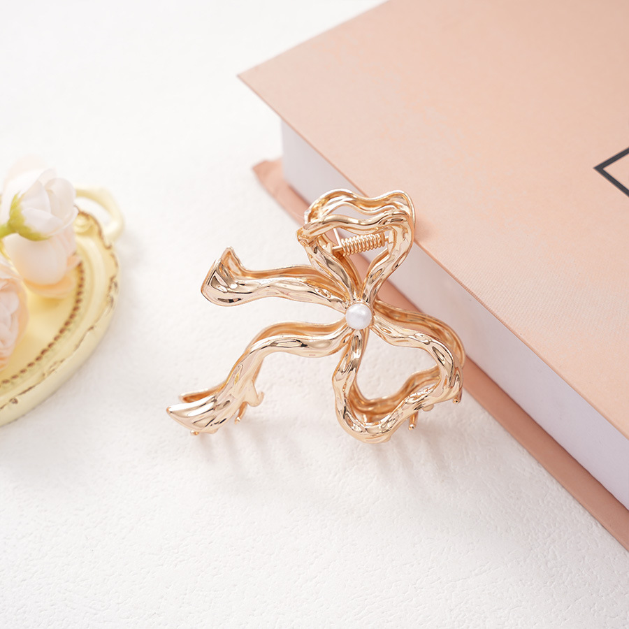 韩版网红珍珠蝴蝶结发夹 女士时尚盘发鲨鱼夹 异形合金抓夹 头饰发卡蝴蝶结装饰详情11