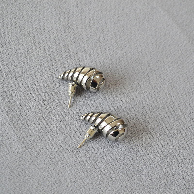 新春彩蛋清仓特价回馈欧美复古小众设计黄铜镀金个性气质耳钉耳饰详情18