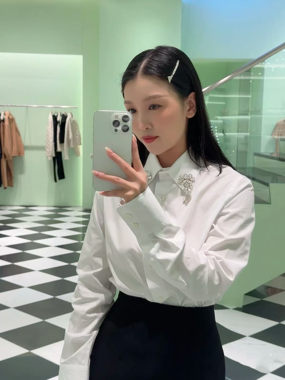 新款高品质P家少女风重工镶钻POLO领百搭简约长袖短款衬衫女详情10