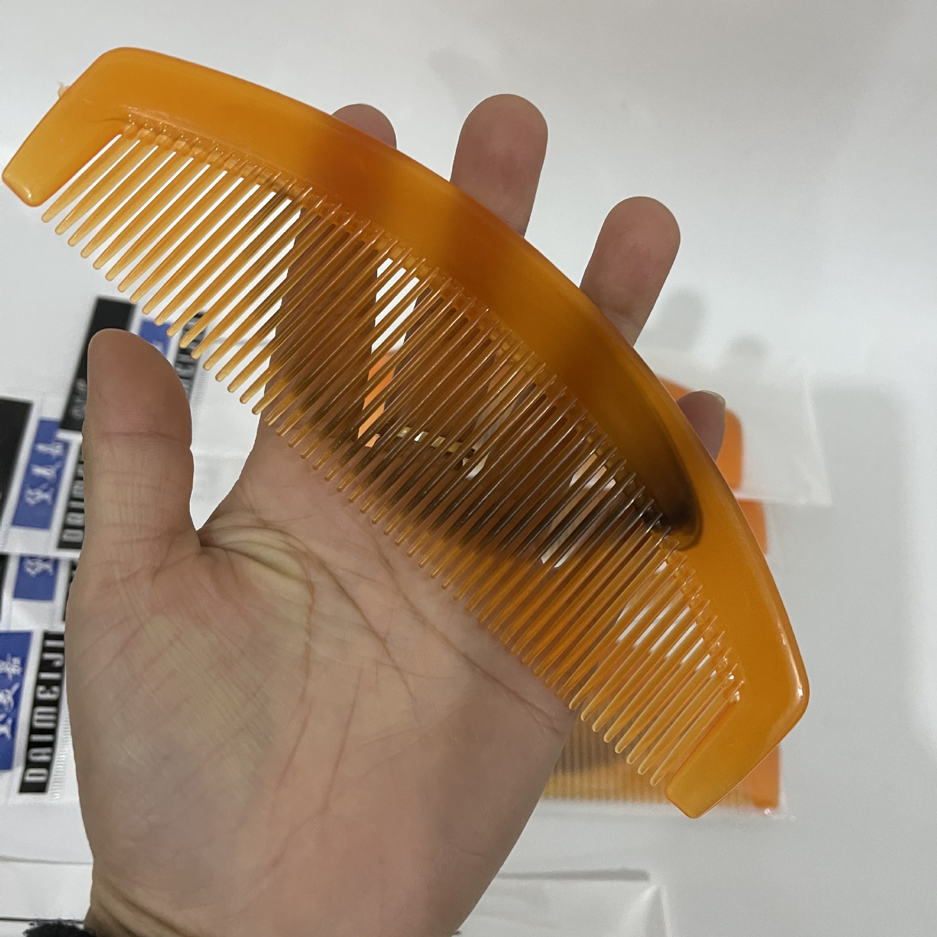 【 Zone 3-12 】 Daimeijia 【 Crescent Comb 】100/ box 1500/ case Old-fashioned Comb Long Hair Comb Crescent Comb Combing 1 yuan Source 2 yuan wholesale pic 2