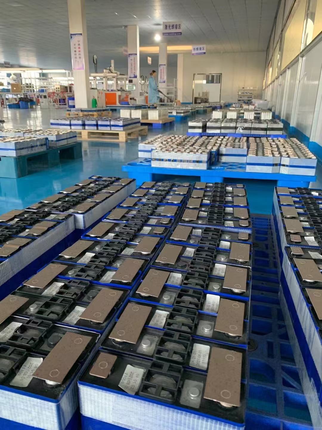 家庭用磷酸铁锂电池组15度电51.2V280AH300AH200AH落地式储能电池电工电气其他电池详情13