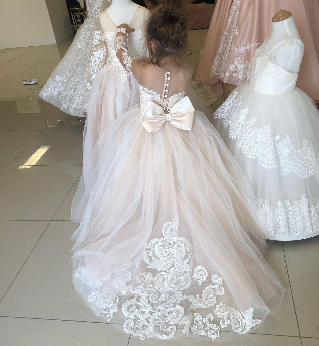 T亚马逊儿童蓬蓬公主裙宝宝花童服婚纱欧美小女孩拖尾蕾丝礼服详情10