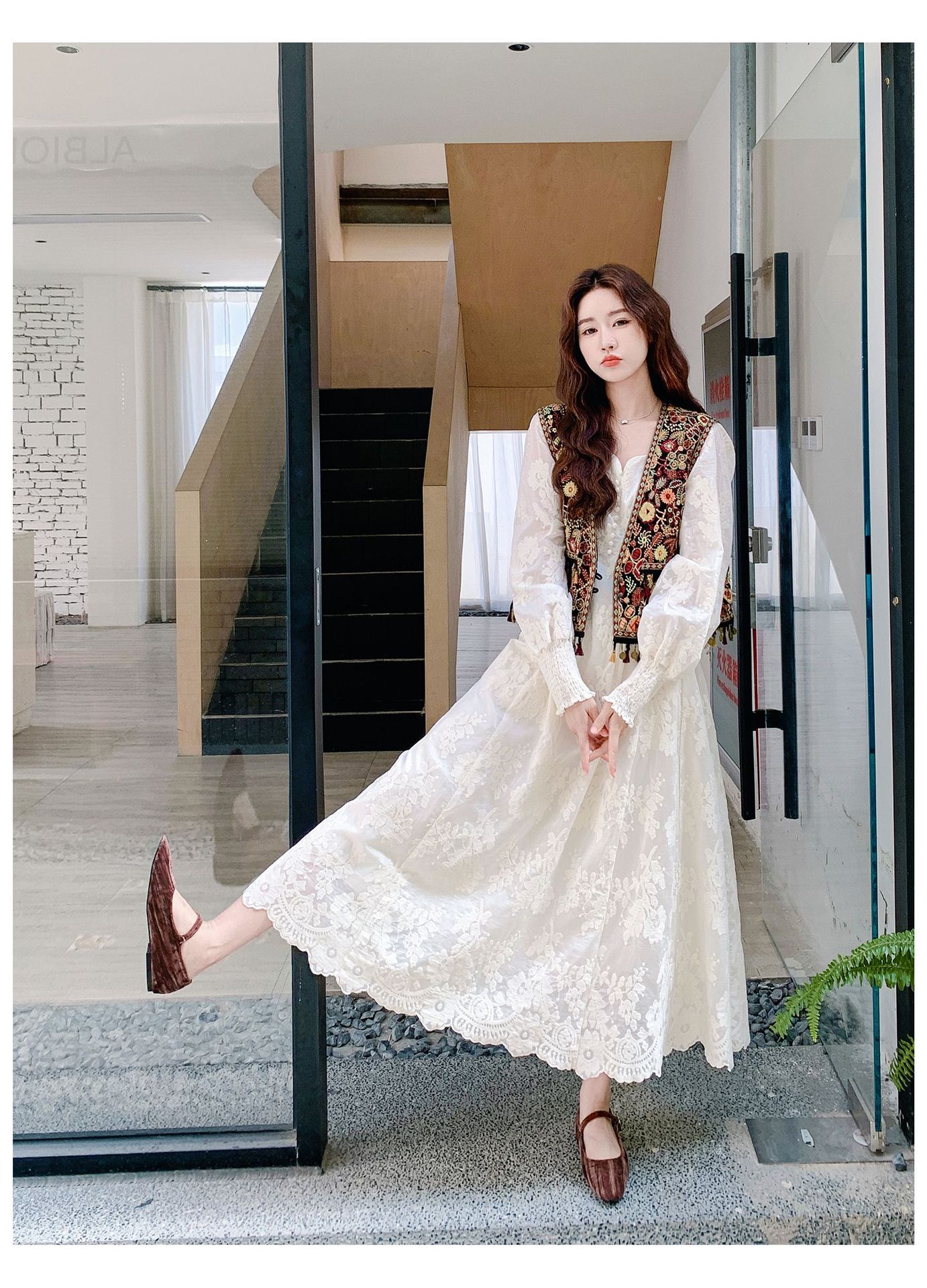 Real shot Bohemian fringed vest jacquard long dress two-piece set 2025 autumn collection lace patchwork V-neck dress pic 21