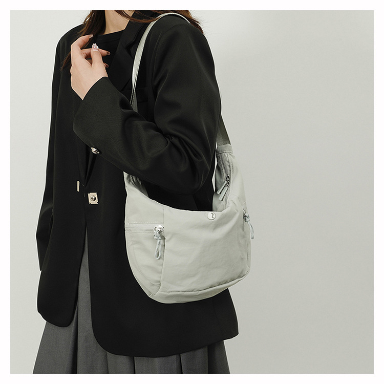 包包女lulu饺子包新款牛角包休闲健身运动包潮百搭通勤单肩斜挎包详情19