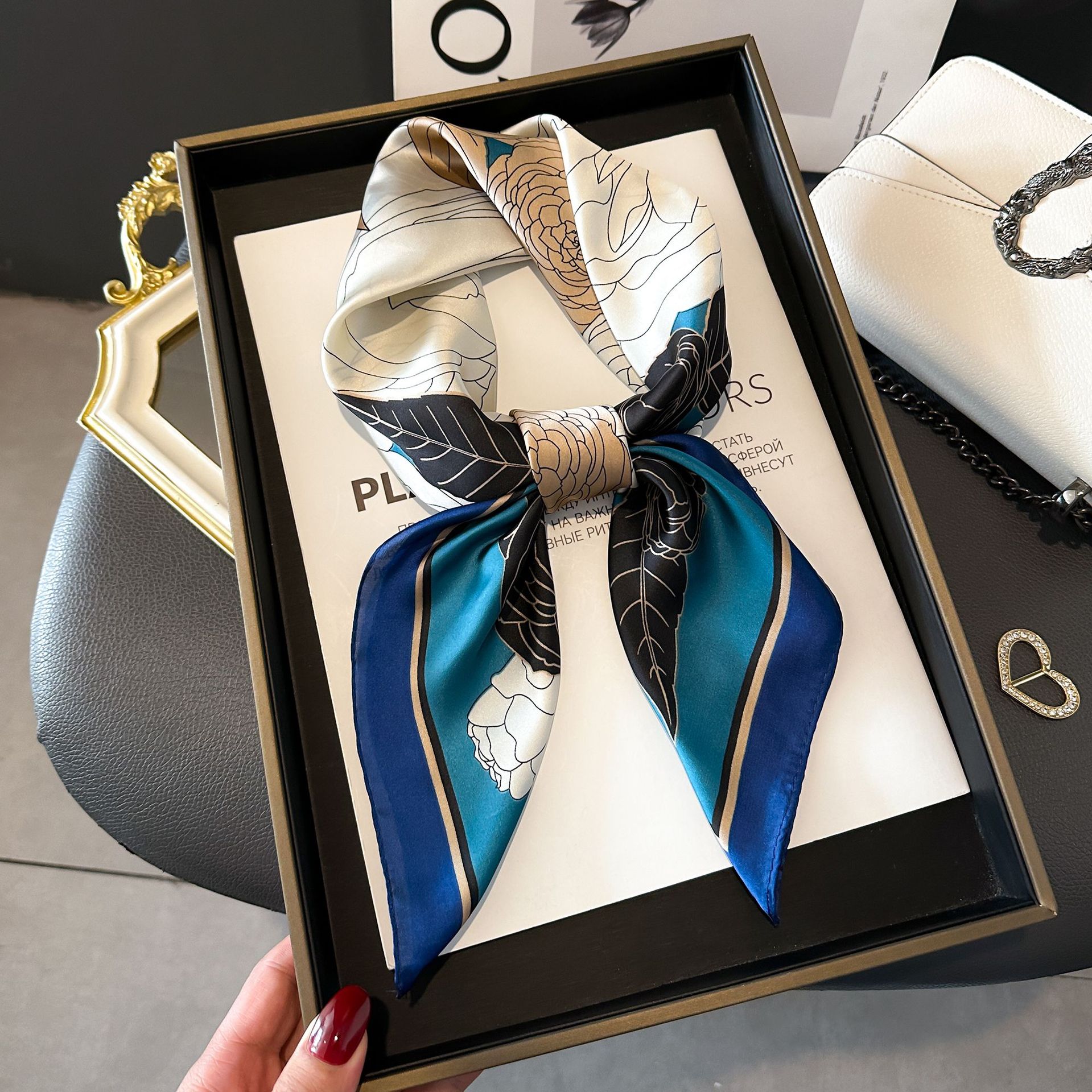 新款丝巾女时尚百搭高级感小方巾韩版护颈领巾春秋复古围巾绑包详情35