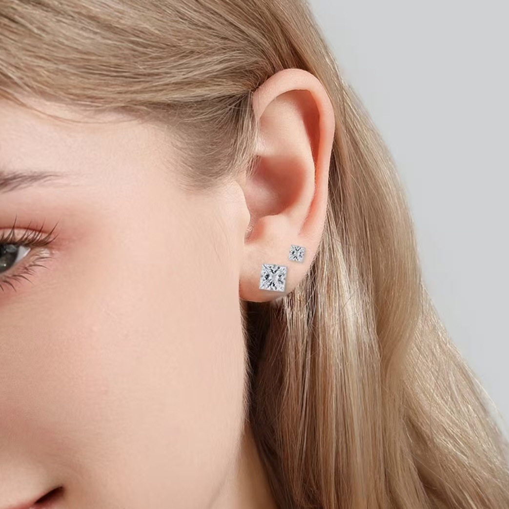 WlC Zircon small ice cube titanium steel embedded with ear-piercing flat screw ear studs for men and women, a niche, light luxury and high-end feel pic 1