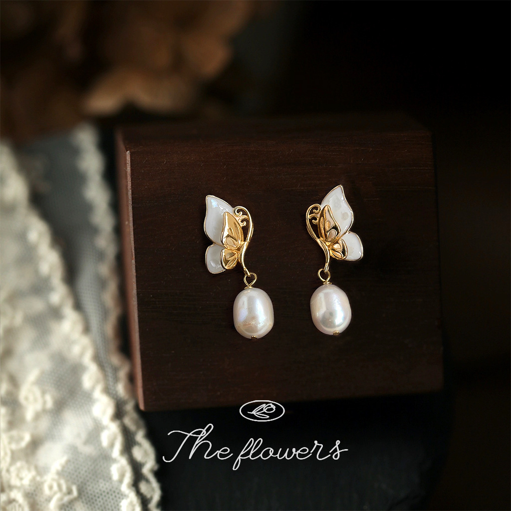 Freshwater pearl French elegant butterfly handcrafted design, small commuter light luxury style earrings, factory earring accessories pic 8