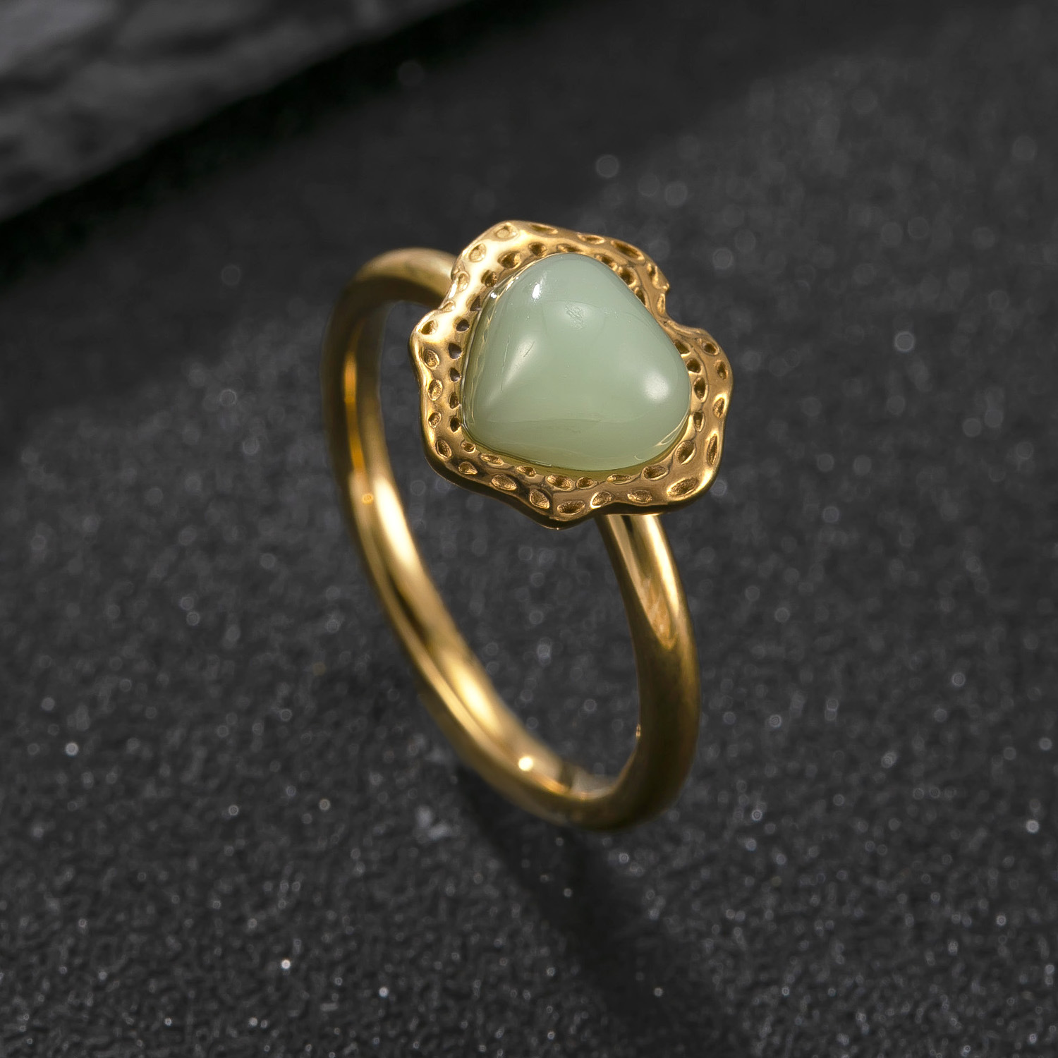 跨境不锈钢饰品焊牌不规则爱心镶天然石情侣对戒设计感钛钢戒指厂详情11