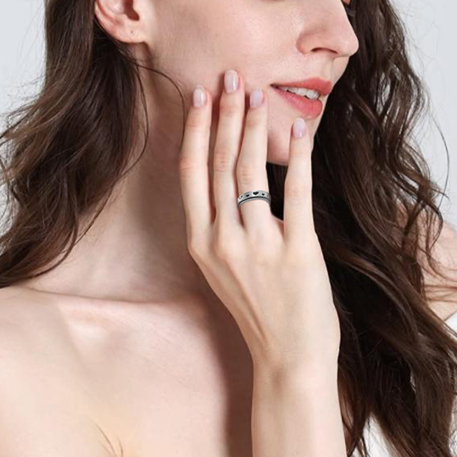 Half price clearance puede girar descompresión pareja titanio acero anillo corazón patrón mujeres acero inoxidable joyería al por mayor pic 3