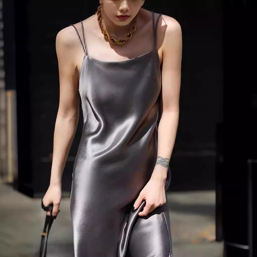 French elegant, fashionable, form-fitting and high-end satin pleated triacetate long-sleeved dress, a new autumn long dress for children pic 31