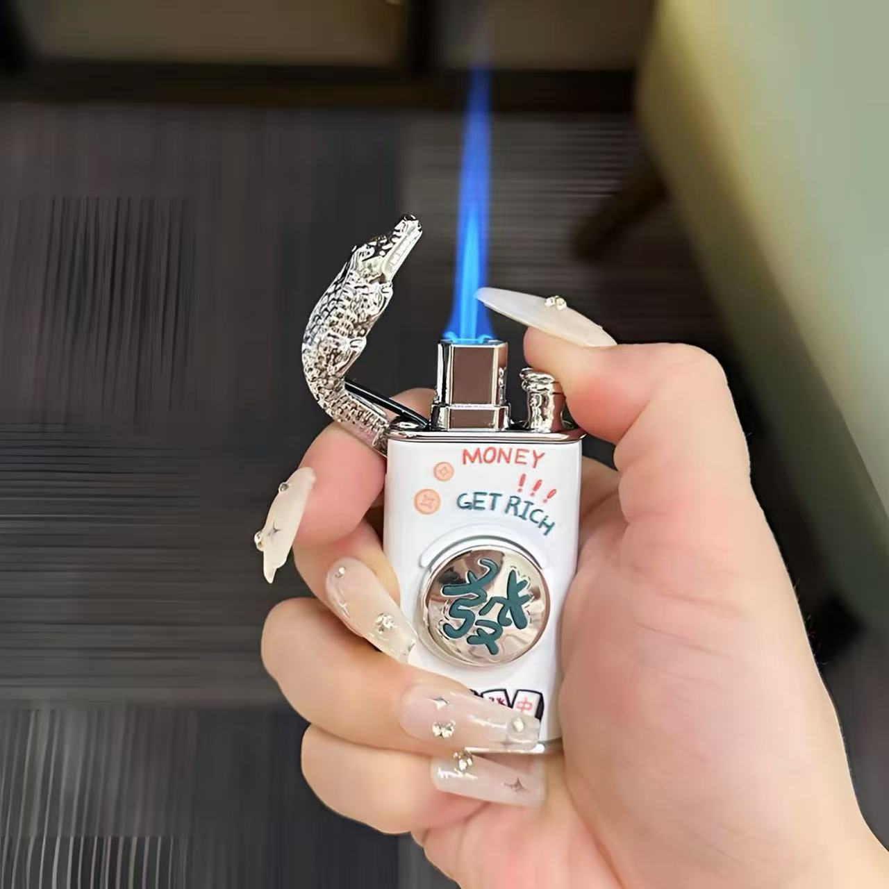 新款鳄鱼旋转打火机创意个性解压充气双火转换高颜值男友礼物陀螺详情2