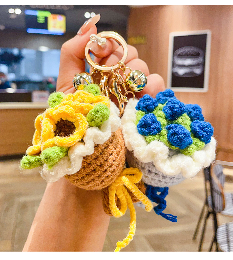 Woolen hand-held bouquet sunflower keychain pendant, artificial rose hand-crocheted ins-style bag hanging accessory pic 15