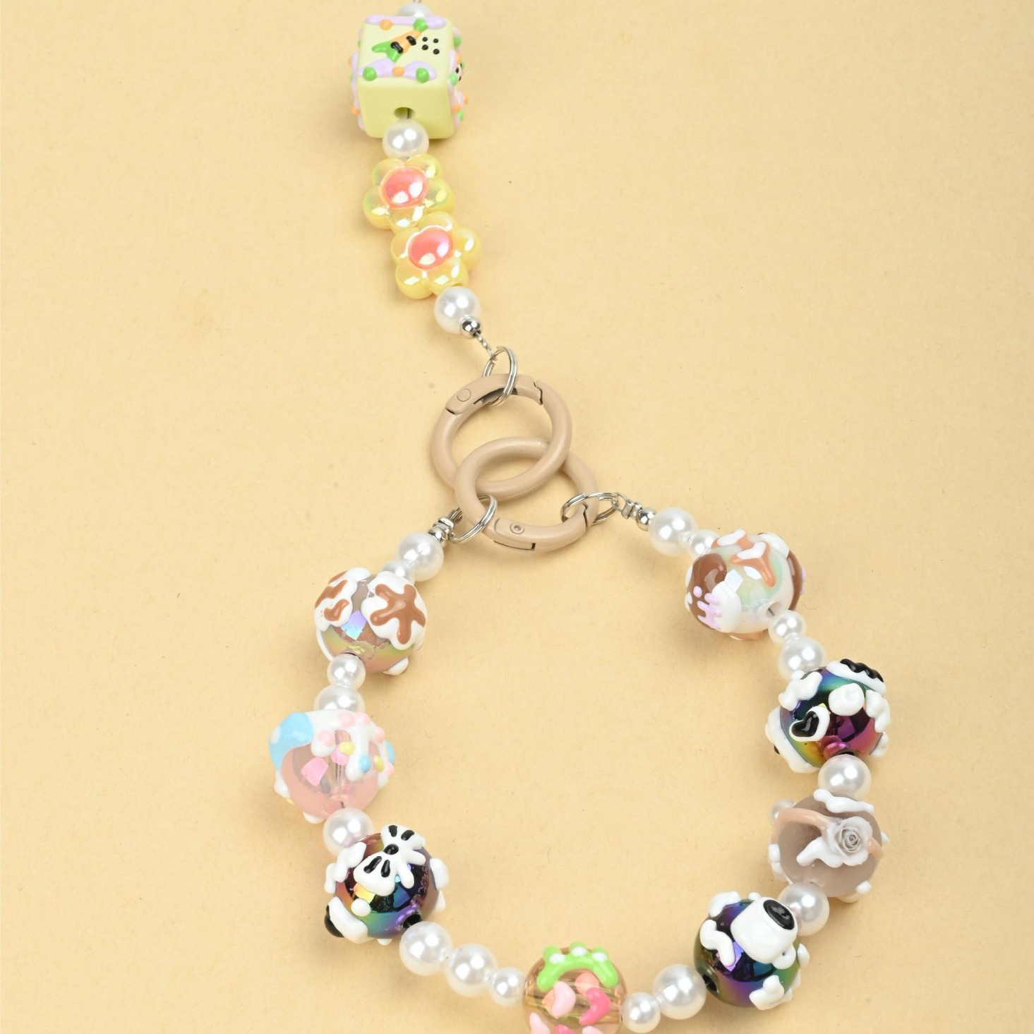 Hand-painted graffiti cartoon beaded chain phone case, double-lock pendant, keychain, bag accessory, trendy pendant for girls pic 4