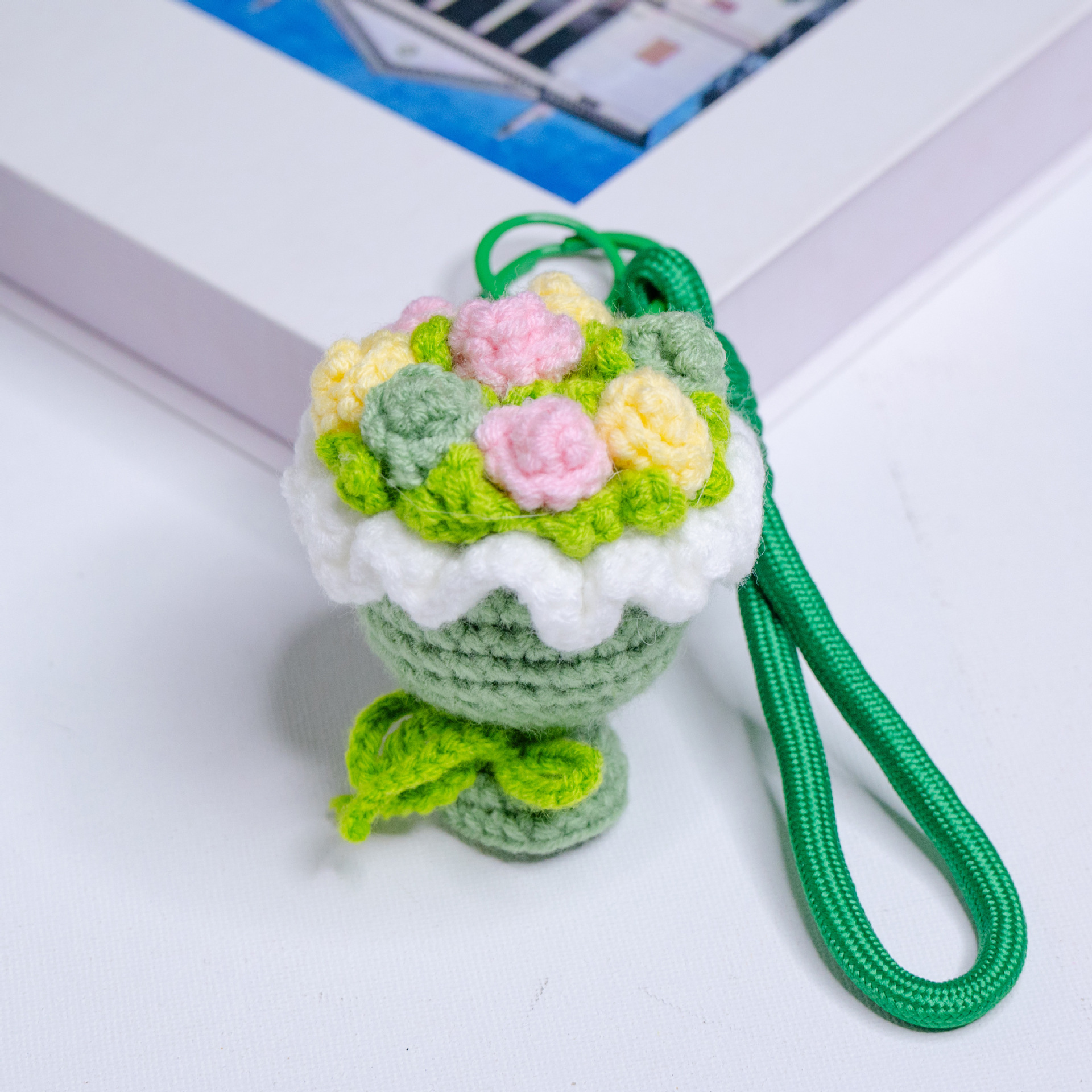 手工毛线编织迷你花束手捧花 挂件钩织钥匙扣链包包挂件挂饰详情7