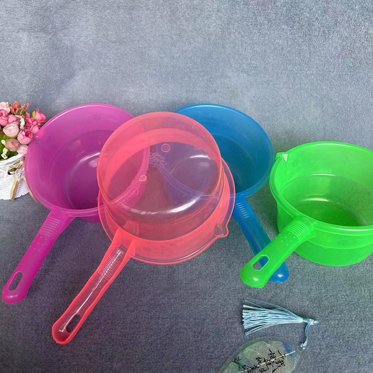 【 Districts 3-9 】 Lotus water ladle 310/ box Kitchen water ladle plastic 水舀子 household baby shampoo and bath spoon kitchen ladle drifting water spoon playing water spoon wholesale pic 4