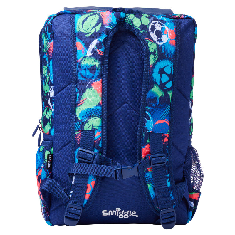 ويستطيع الأطفال الذين يحملون حقائب مدرسية من طراز Smiggle الكبيرة في أستراليا الحصول على حقائب ترفيهية مزدوجة في الهواء الطلق pic 11