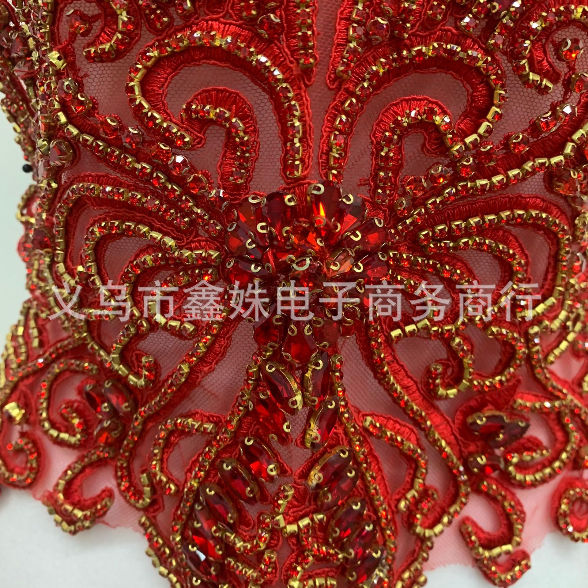 Hand-stitched tight-fitting wedding dress and evening gown, crystal decals, high-end rhinestone clothing accessories pic 3