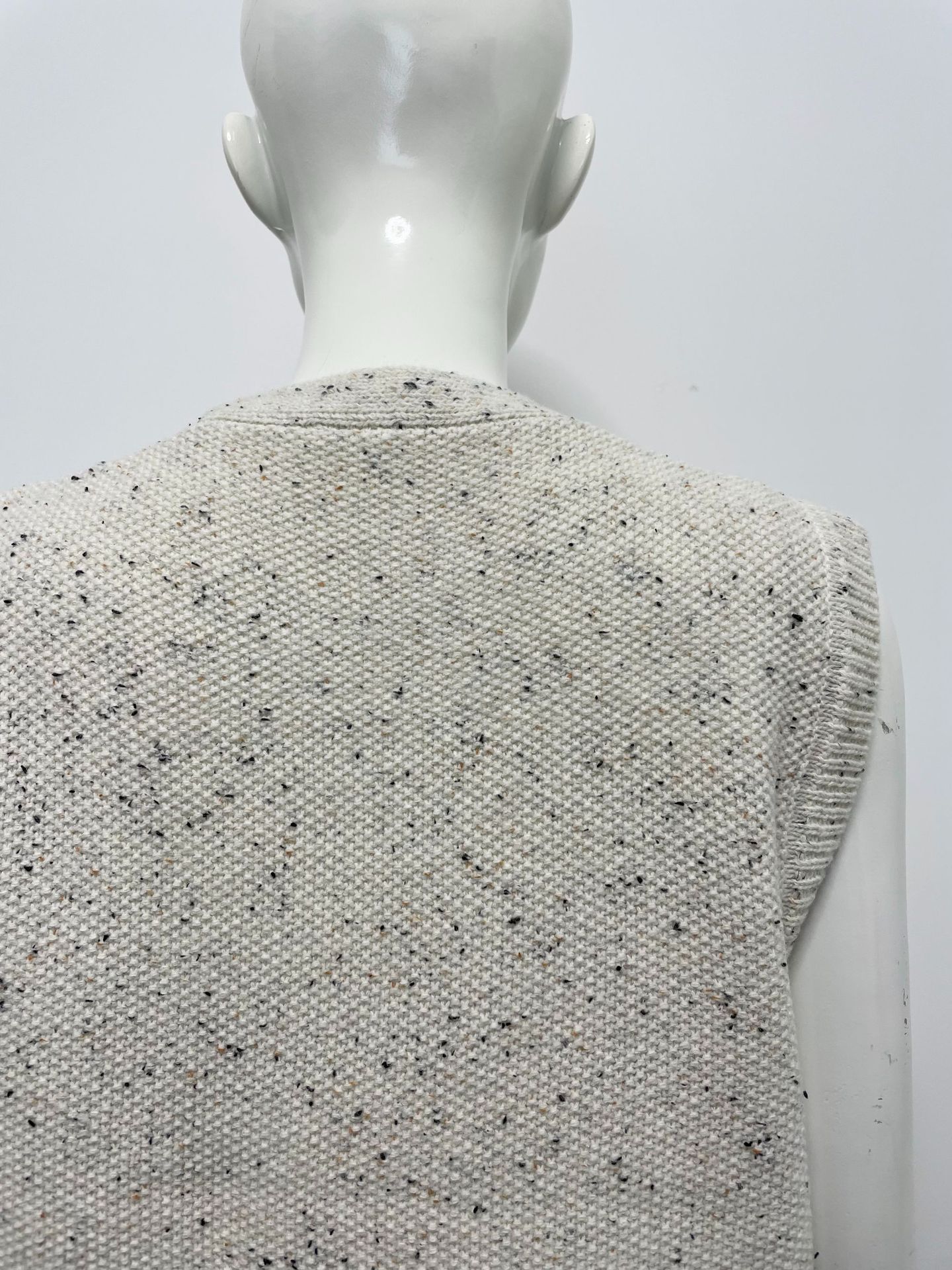 The new loose sleeveless layering sweater cardigan trend for women in the retro multicolor tweed vest of autumn and winter pic 18