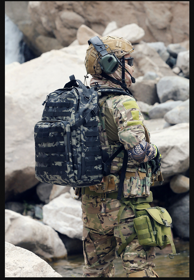 新款迷彩战术背包Aitobu男户外多用途大容量防水登山包详情25