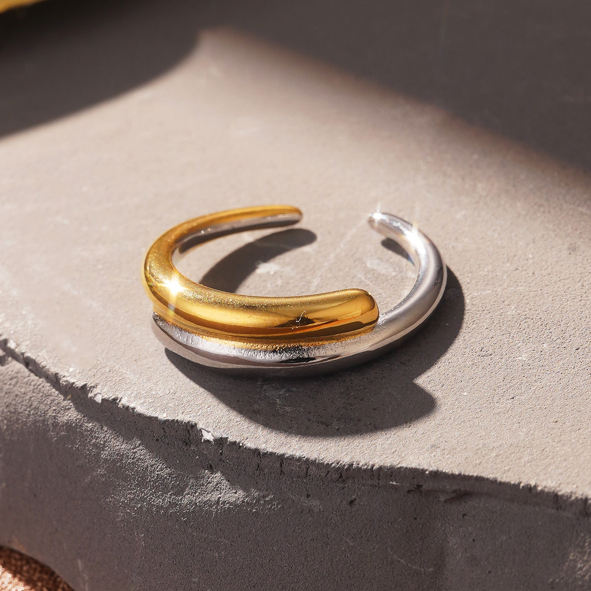 European and American fashionable stainless steel rings with hollowed-out, niche wide lines, high-end design sense, and gold jewelry wholesale pic 36