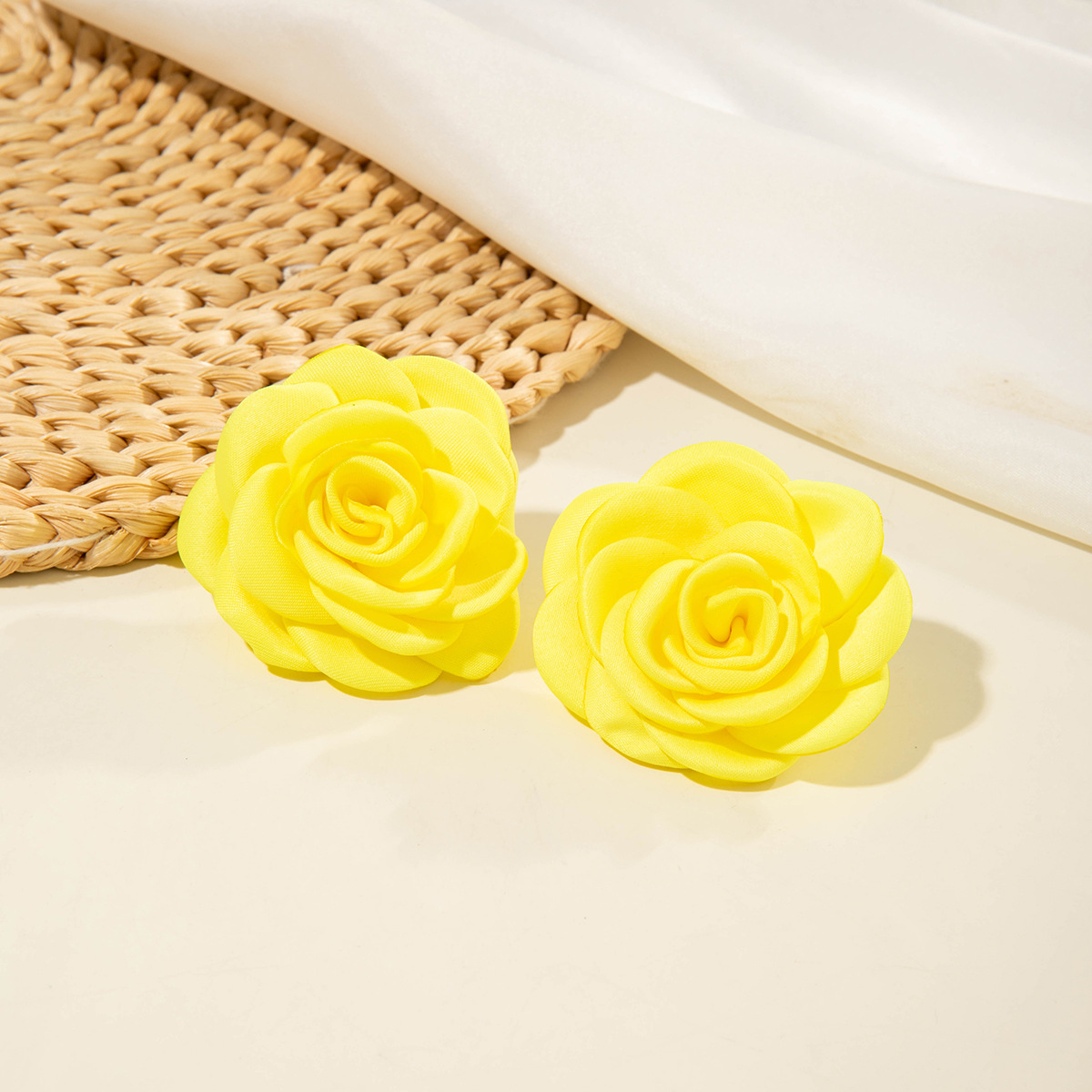 欧美跨境饰品简约烧边烤边布料山茶花耳环清新甜美花朵耳钉耳饰女详情13