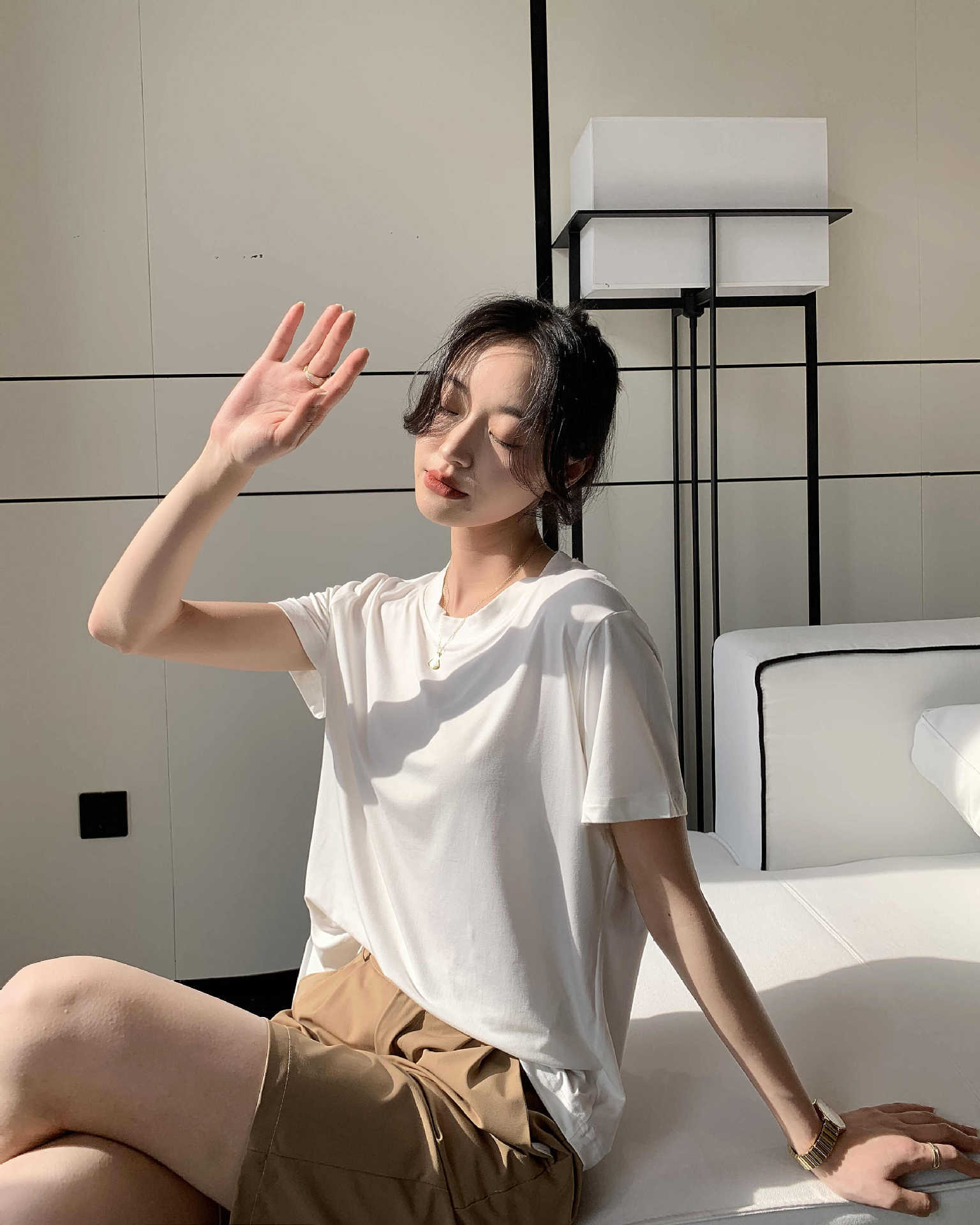 白色t恤女短袖夏季2024新款宽松薄款打底衫内搭纯色显瘦v领上衣详情2