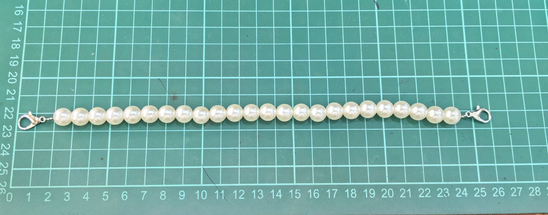 In-stock pearl bow floral art, hand-woven bouquets, pearl chain accessories, baking packaging materials, gift decorations pic 15