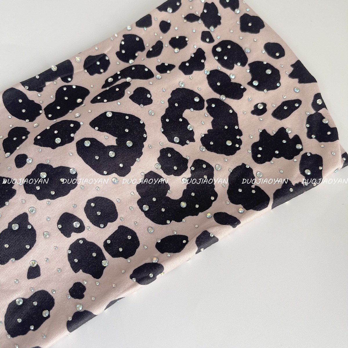 The new leopard print hot diamond hair band is a fashionable and hot girl. The wide-edge knotted elastic hair band is a sports sweat-absorbing headscarf for women pic 13